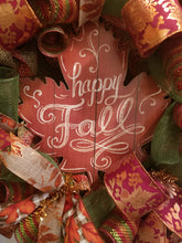 Load image into Gallery viewer, Maple Leaf Fall Wreath
