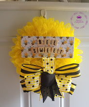 Load image into Gallery viewer, Mini Bee Wreaths
