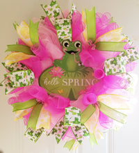 Load image into Gallery viewer, Large &quot;Hello Spring&quot; Frog Wreath
